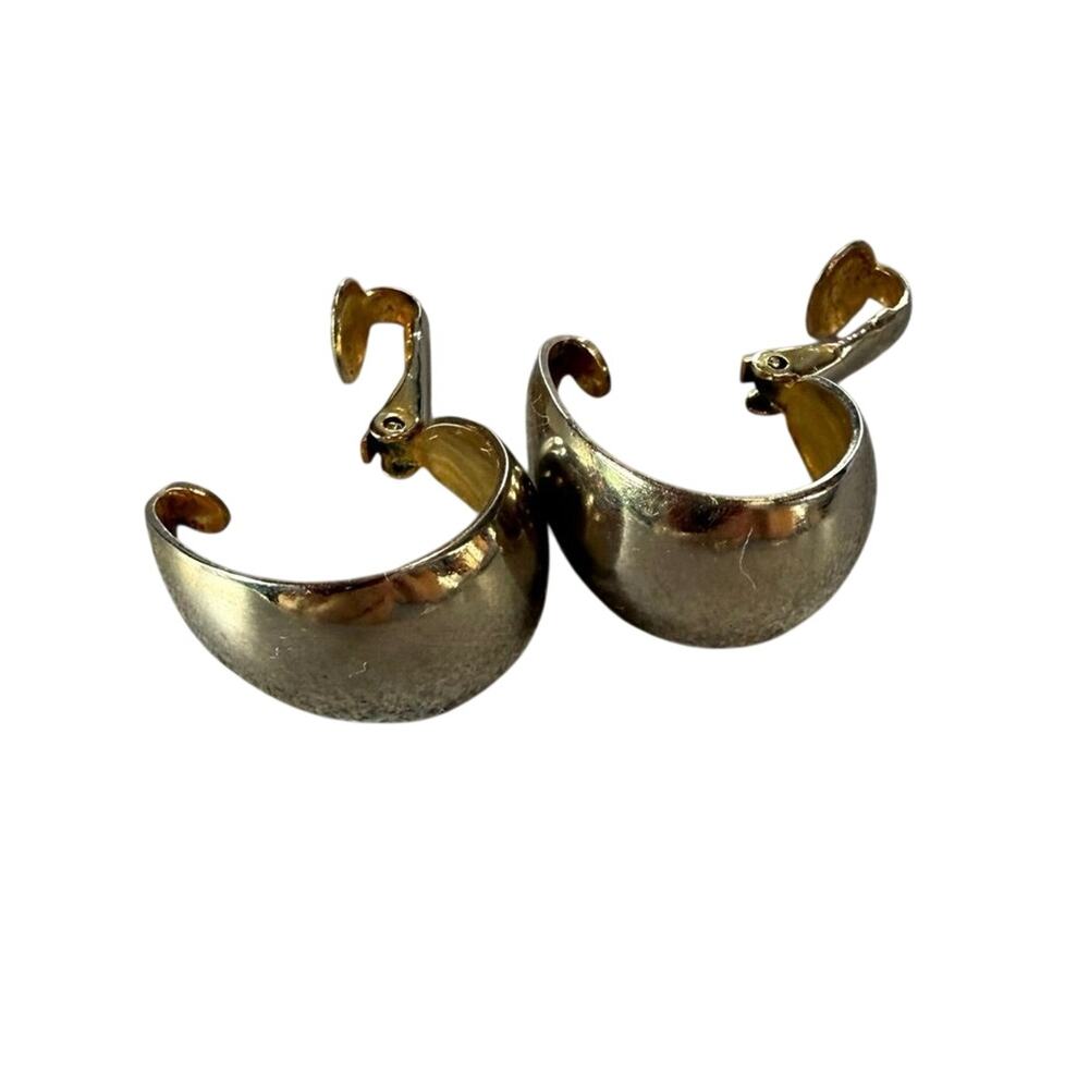 Earrings clip-on Gold tone curve Vintage gold plated I think